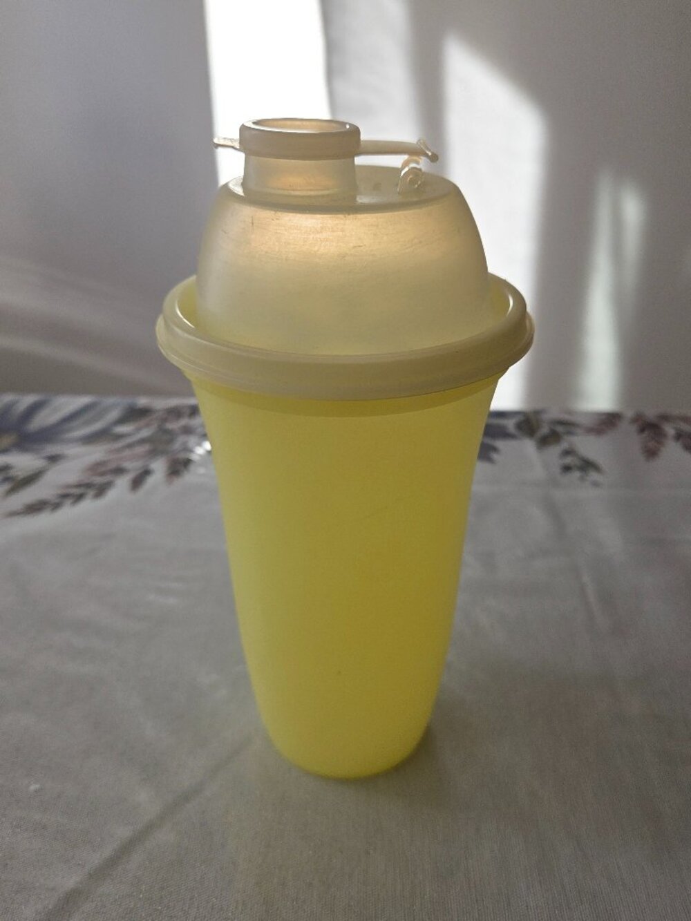 Vintage Yellow Tupperware Quick Shake Container Model #844